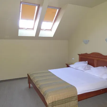 Hotel Lucy Star 2*