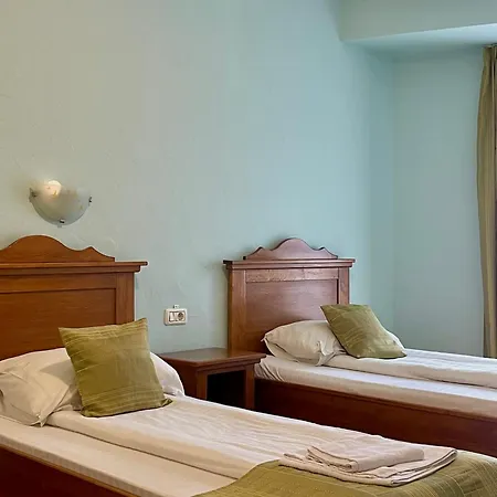 Hotel Lucy Star 2*